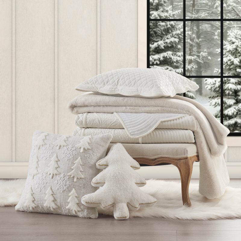 Winter White Full Quilt Set with Scallop Embellishments