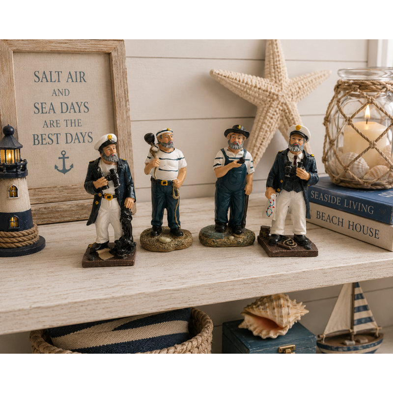 Ensemble de 4 figurines de capitaine et de pêcheur de styles variés, H 4,9 po x l 2,2 po x P 2,2 po, Multi
