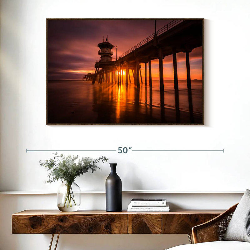 Coucher de soleil à Huntington Beach Pier, Cadre flottant en noyer, 40 po x 27 po