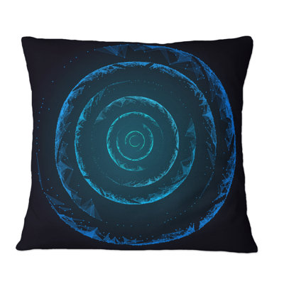 Coussin décoratif bleu à spirale concentrique sur fond noir