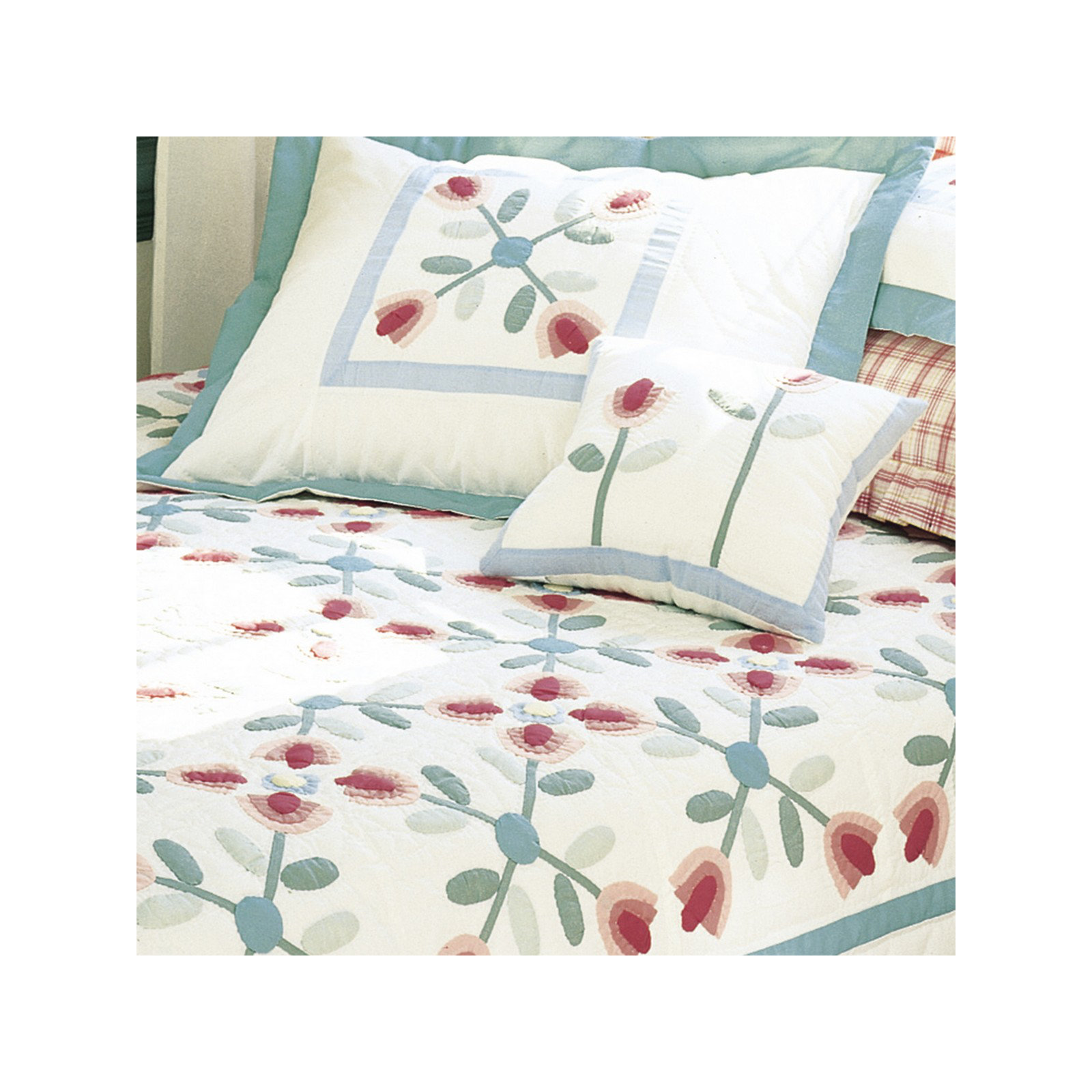Tulip Garden Blue/Pink/Ivory Cotton Reversible Quilt, King Quilt