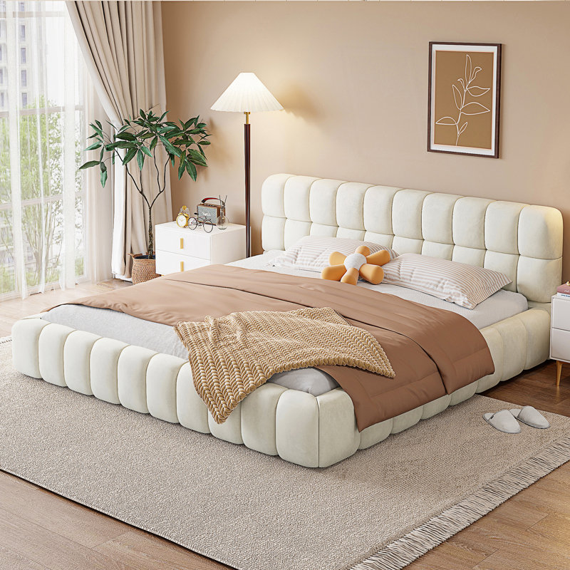 Très grand lit plateforme tapissier, Beige