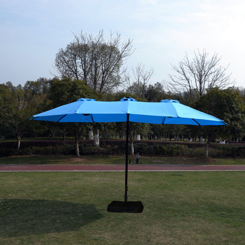 Parasol de patio 15X9pi avec et base - Grande piscine rectangulaire bleue