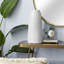 Vase blanc décoratif en céramique texturée
