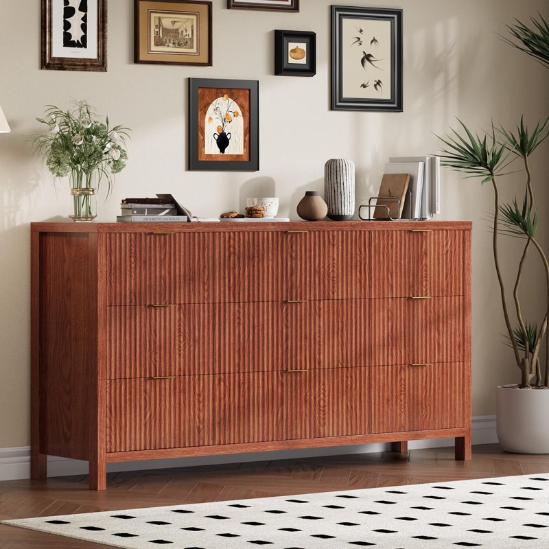 Commode cannelée en bois Mid-Century, Noyer