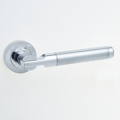 Lydia PCSC Lever On Rose