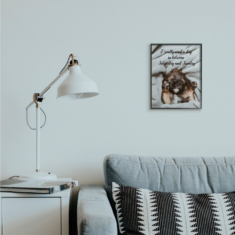 « Three Day weekend » par Ziwei Li-impression d’art graphique, H 14 po x l 11 po x P 1,5 po, Giclée encadrée noir minuit
