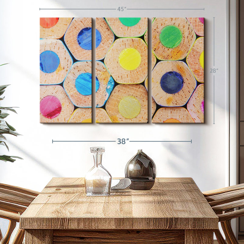 «Stacks Of Dessin Crayons» sur toile, H 45 po x l 28 po