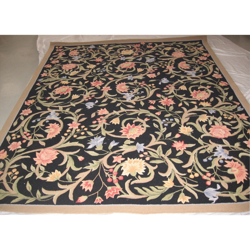 Hollander Floral Handmade Hooked Wool Black/Beige Area Rug, Rectangle 5'3" x 8'3"