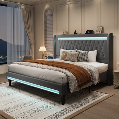 Structure de lit tapissier moderne avec lumières à DEL RVB, ports de charge USB et tête de lit à oreilles