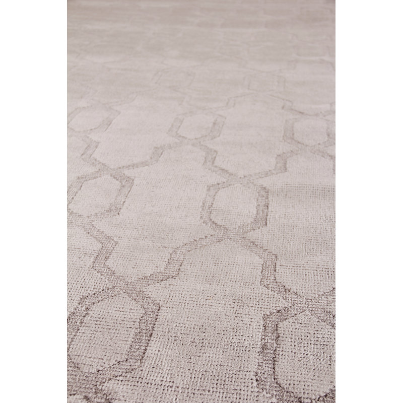 Samara Geometric Area Rug in Light Silver, Rectangle 10' x 14'