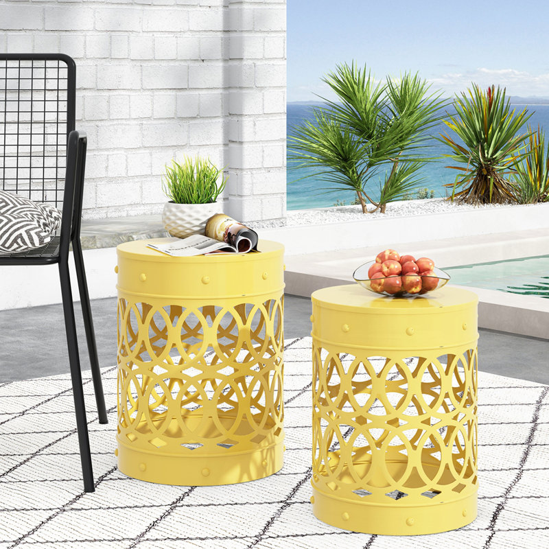 Ensemble de 2 tables de bout d'extérieur en métal, Jaune