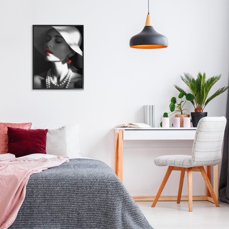 Rouge à lèvres rouge, art giclée encadrée par Ziwei Li, Estampe numérique Farmhouse, H 30 po x l 24 po