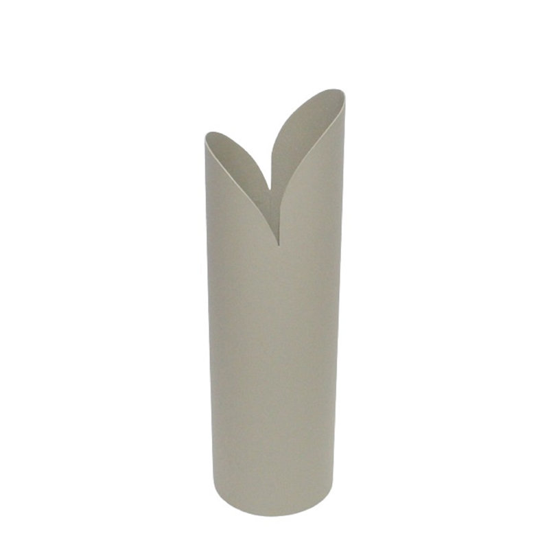 Vase en fer Jenny, Ivoire, H 13 po x l 4 po x P 4 po