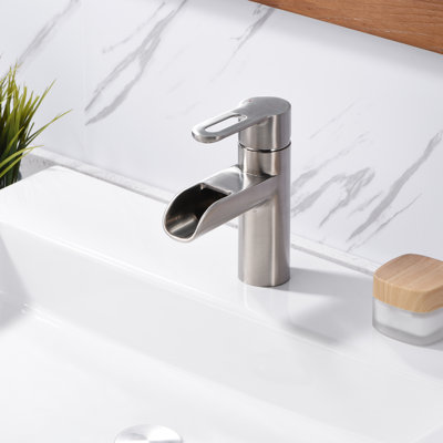 Single Hole Bathroom Faucet with Drain Assembly