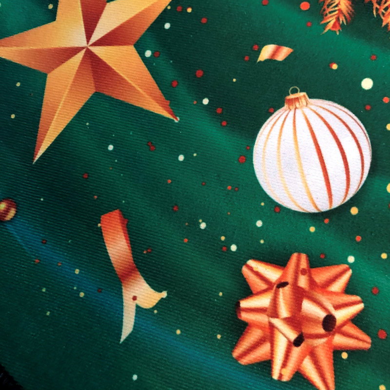 Jupe d'arbre cadeaux et paillettes