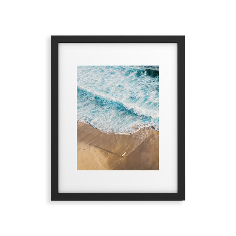 The Surfer And The Ocean, reproduction d'art encadrée, Cadre noir, H 14 po x l 11 po