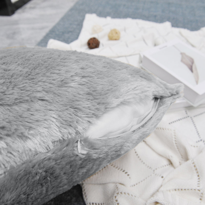 Housse de coussin réversible en fausse fourrure, Gris