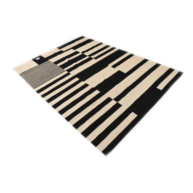 Tapis noir et blanc Noor