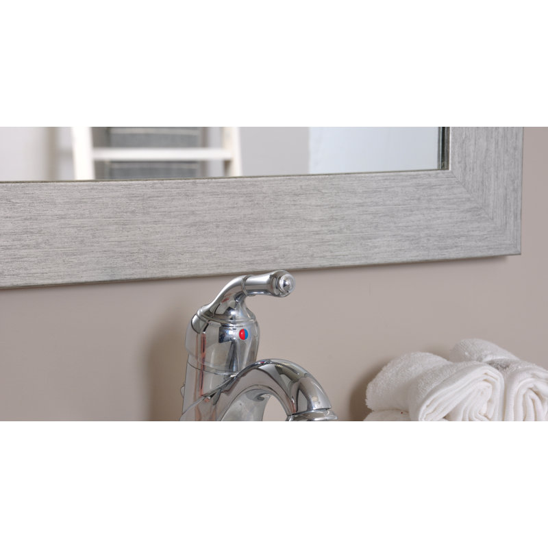 Miroir mural Carnaghliss, 32 po x 27 po, Grain argent