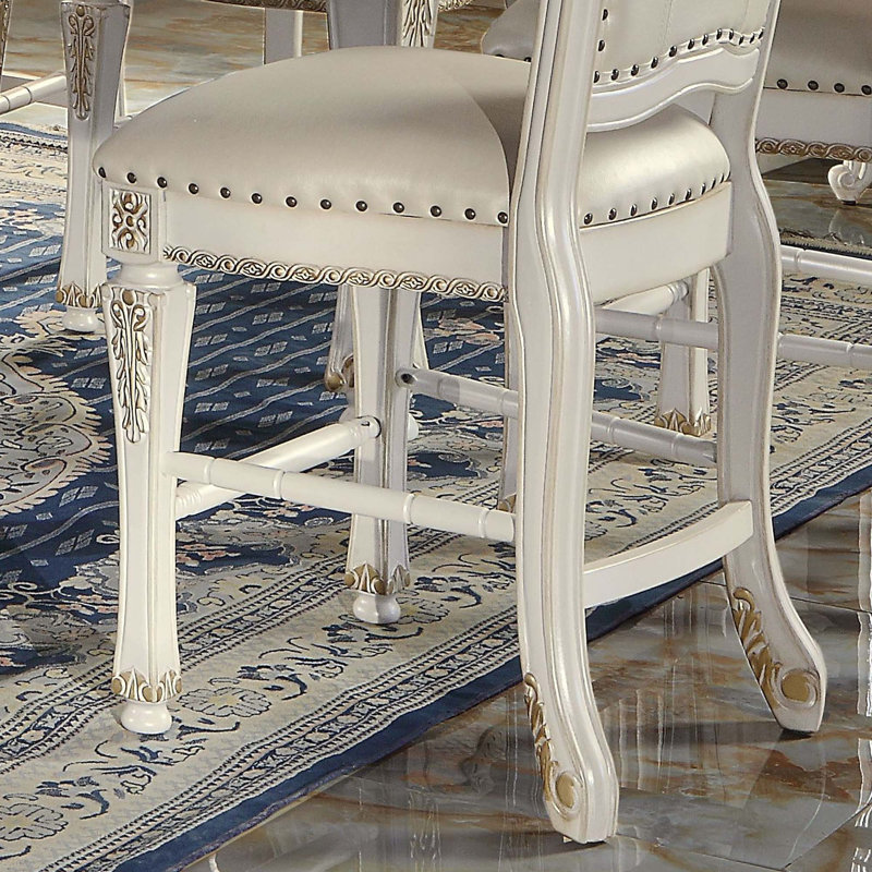 Chaise antique à hauteur de comptoir avec garniture cloutée (ensemble de 2)
