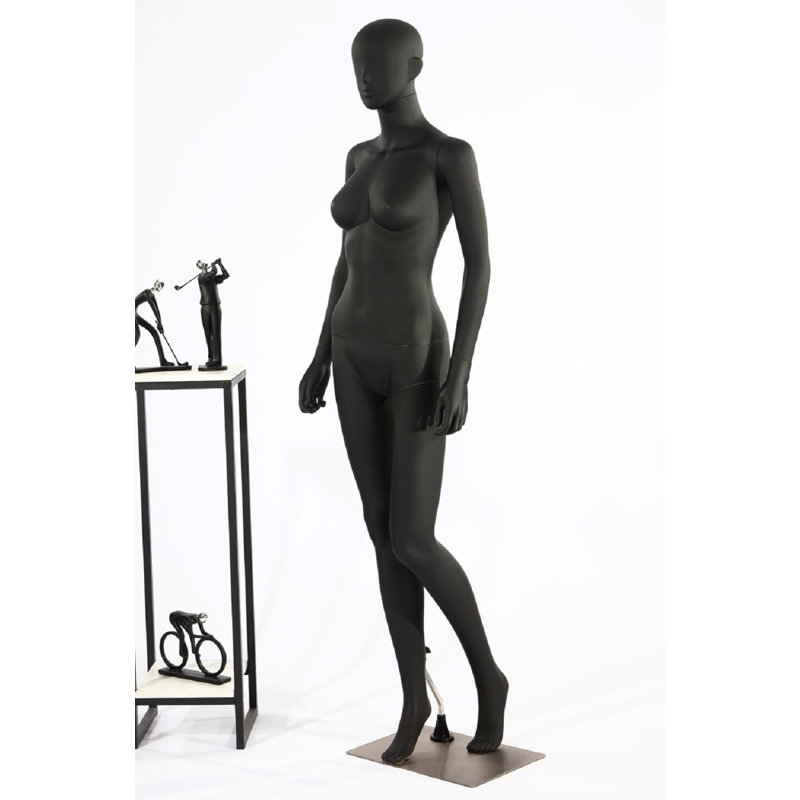 Amanie People Statue