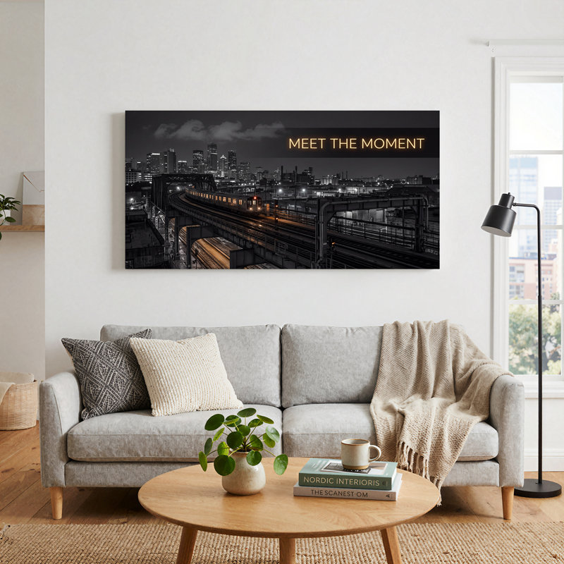 Toile noire et blanche avec train illuminé la nuit, L 58 po x H 28 po