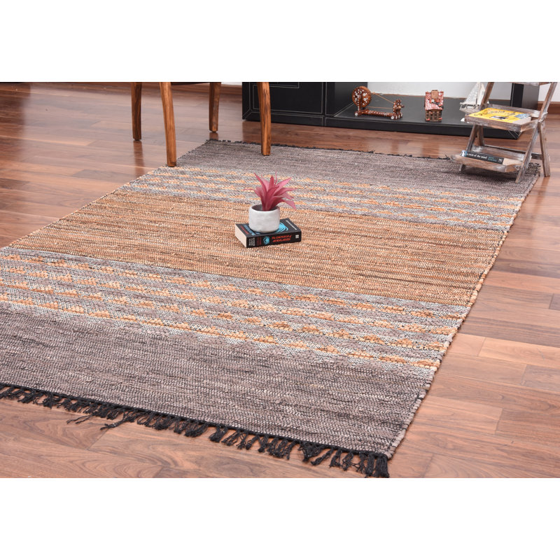 Tapis brun tissé à la main à motif géométrique Encarnacion, Rectangle 7 pi 6 po x 9 pi 6 po