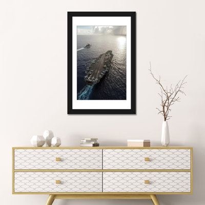 «USS George Washington and USS Mobile Bay Underway In The Pacific Ocean» par Stocktrek Images, impression sur toile tendue
