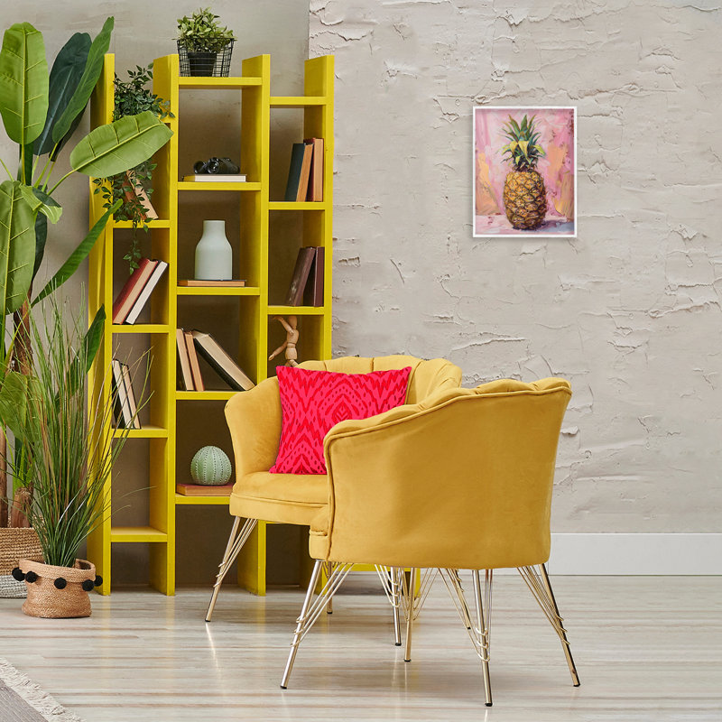 «Pineapple Bliss Over Pink», estampe numérique par Lsr Design Studio, H 14 po x l 11 po