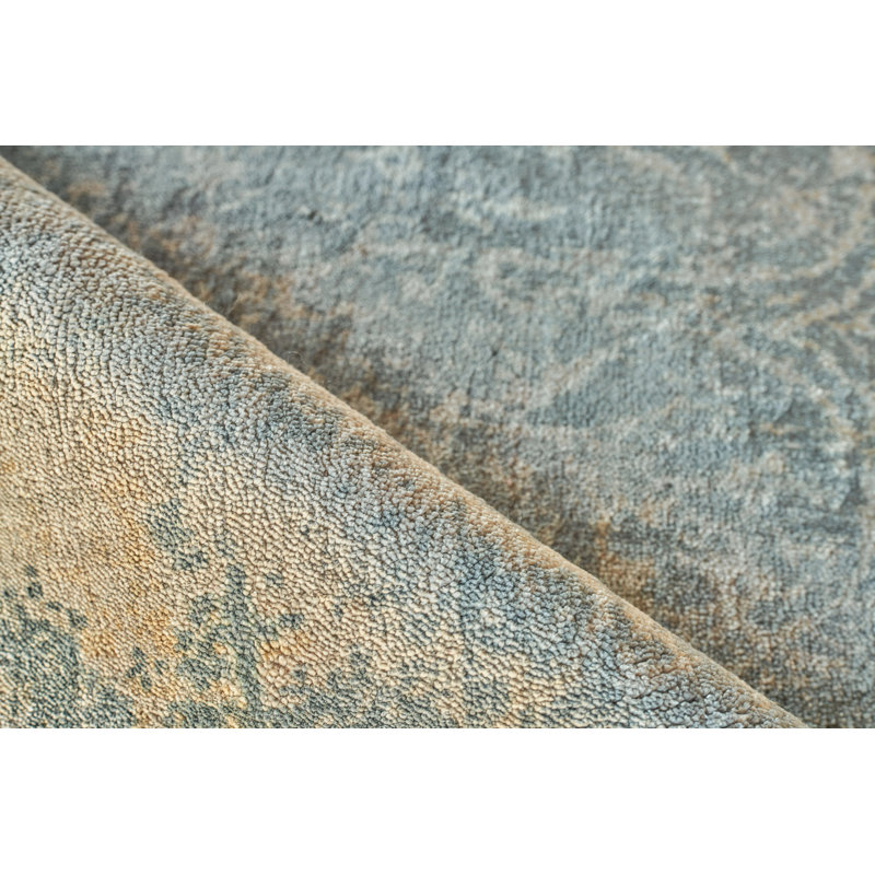Cassina Oriental Area Rug in Silver, Rectangle 8' x 10'