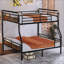 Lit double superposé au-dessus de grand lit double en métal-144347162