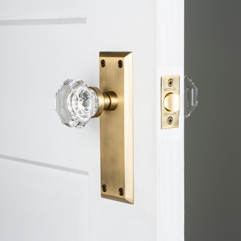 New York Plate with Waldorf Door Knob, Antique Brass, 2-3/8"