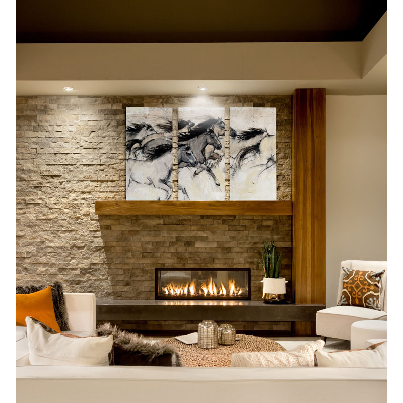 «Horses in Motion I», ensemble de 3 reproductions sur toile, H 32 po x l 48 po x P 1,5 po