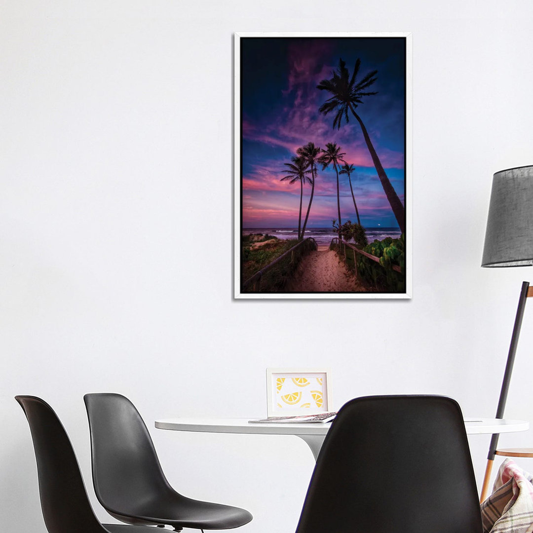 Palm Tranquility von Ben Mulder - Galerie-verpackte Leinwand Giclée auf Leinwand