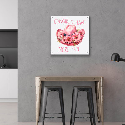  «Cowgirls Fun Hat» par Andrea Haase, art mural en verre acrylique, 24 po x 24 po