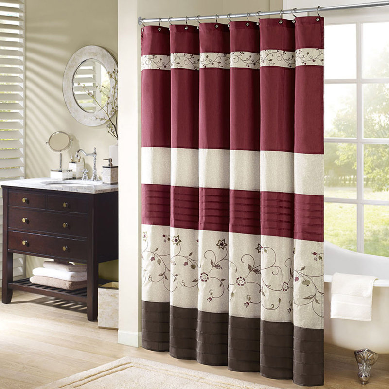 Rideau de douche brodé à motif floral, Rouge, H 72 po x l 72 po