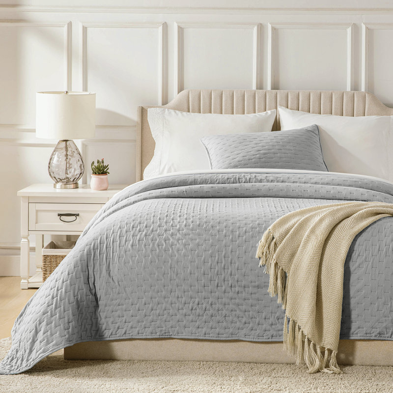 Polyester Quilt Set, Twin Quilt + 2 Pillowcases, Light Gray