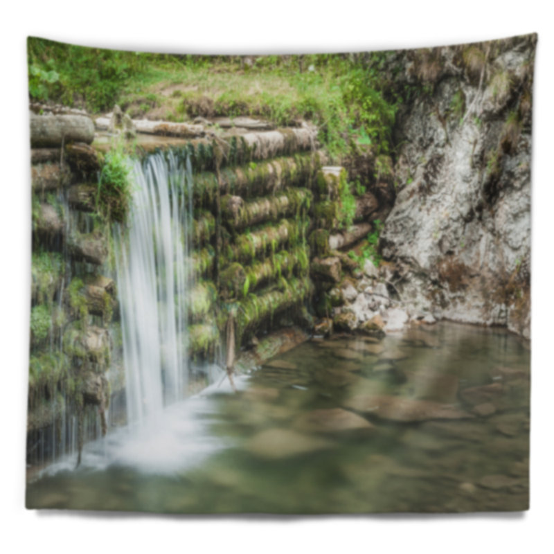 Tapisserie cascade paysage artificiel, H 32 po x l 39 po