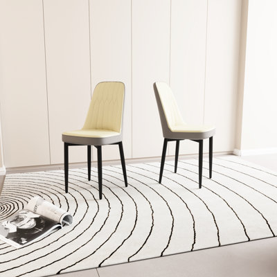 De 2 chaises de salle à manger, cuir d'unité centrale avec coussin, structure en métal noir, dossier incurvé ergonomique pour une cuisine élégante (chaises modernes beiges (2), coussins moelleux, pieds, détente