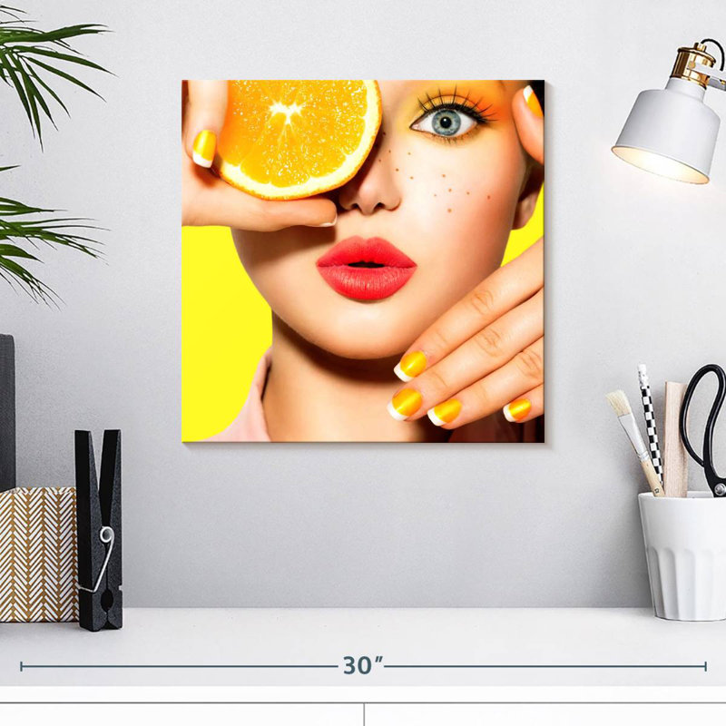 Beauté orange, H 16 po x l 16 po