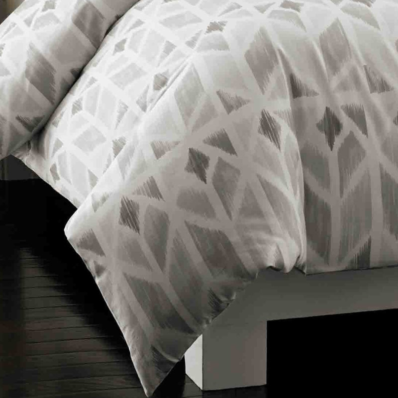 Oshaughnessy Reversible Duvet Cover Set, Full / Queen Duvet + 2 Shams