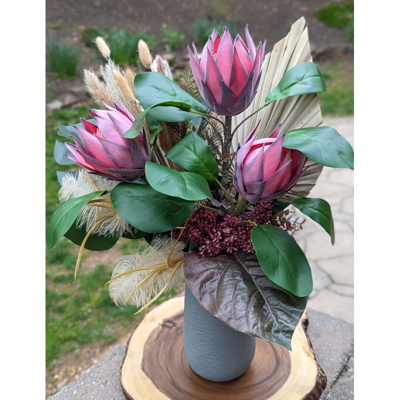 Protea arrangement dans un vase