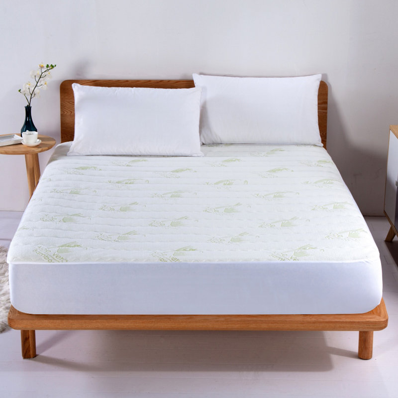 Gero Aloe Vera Rayon from Bamboo Hypoallergenic Mattress Protector, King