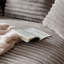 Accoudoirs carrés modernes en velours côtelé avec canapé-lit moderne pour chambre à coucher-404364501
