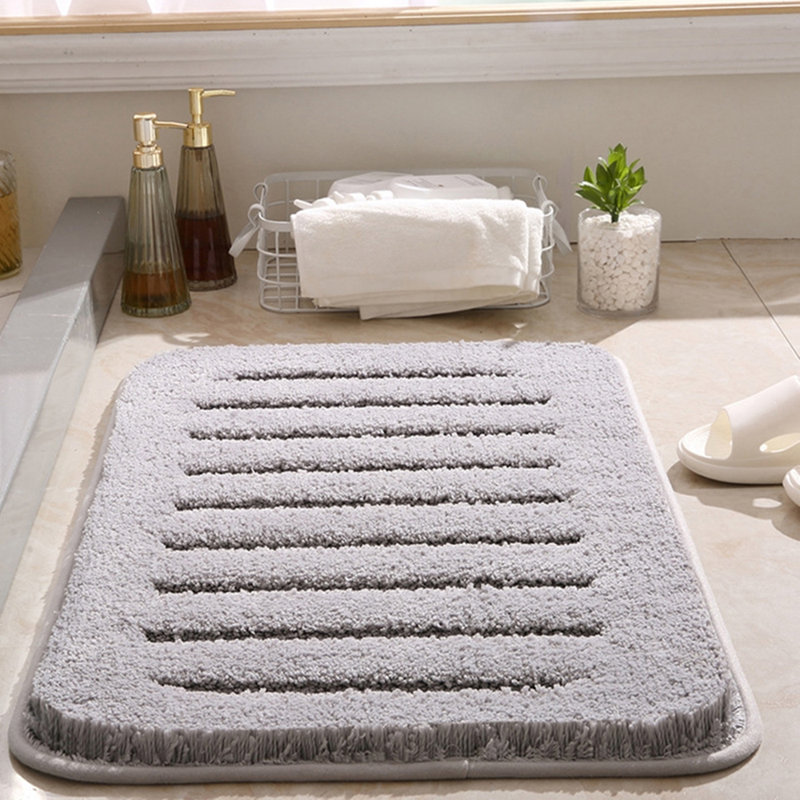 Tapis pour salle de bain Jignesh, L 24 po x L 35 po, Gris clair