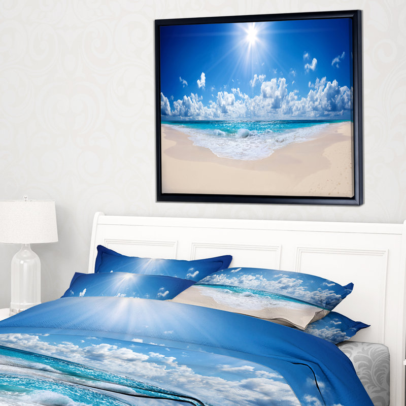 «Beautiful Tropical Beach Panorama», impression, H 12 po x l 20 po x P 1 po, Toile avec cadre flottant