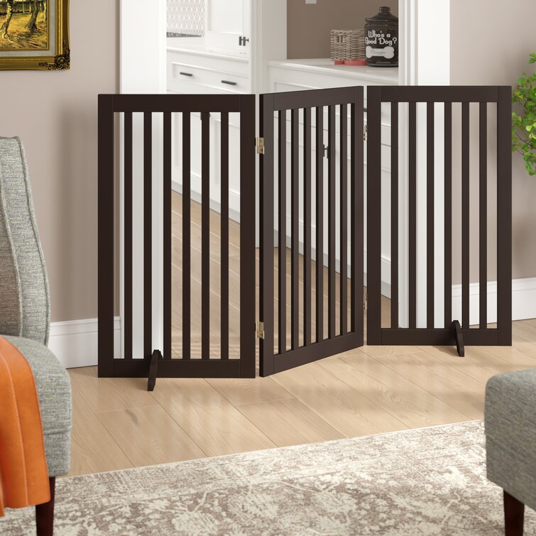 Huron Wood Free Standing Pet Gate with a Pair of Support Feet
