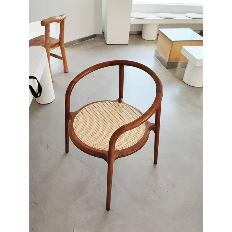 Chaise en bois et rotin