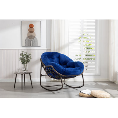Fauteuil à bascule d'extérieur en rotin